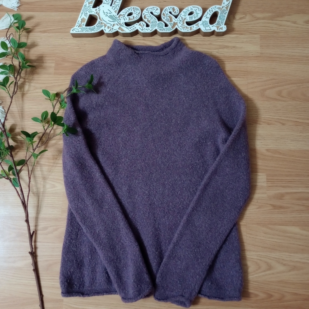 🍒🌿 L.L.Bean women's sweater turtleneck size Medium 🌿🍒